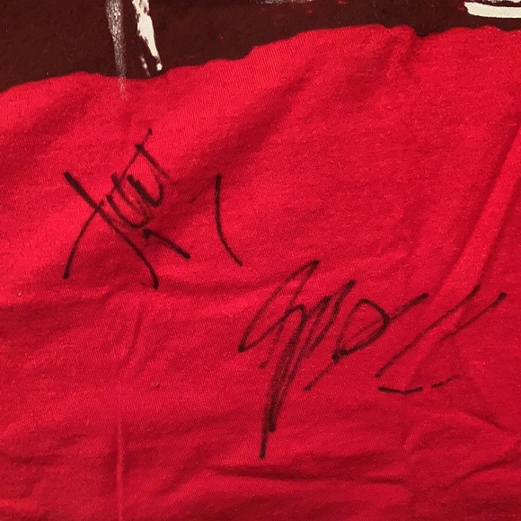 Signed All Time Low T-shirt - Picture 3 of 3